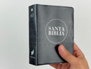 Biblia RVR60 bolsillo vinilo negro con borde rojo