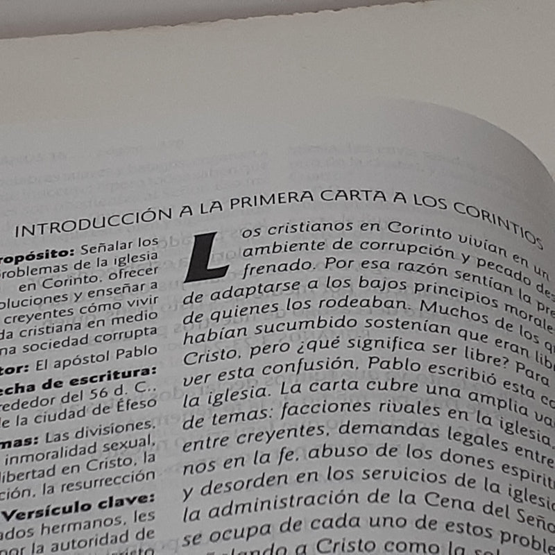 Santa Biblia NTV, Edición compacta letra grande, Apocalipsis 19:16 (Letra Roja, SentiPiel)