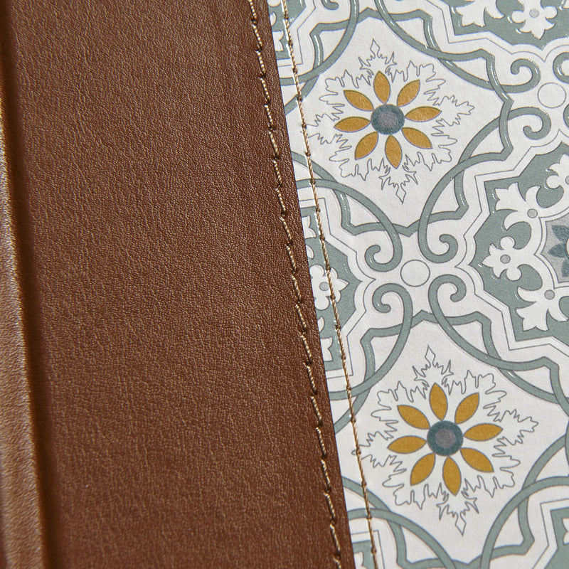 NVI Biblia de Apuntes, azulejos color salvia, símil piel